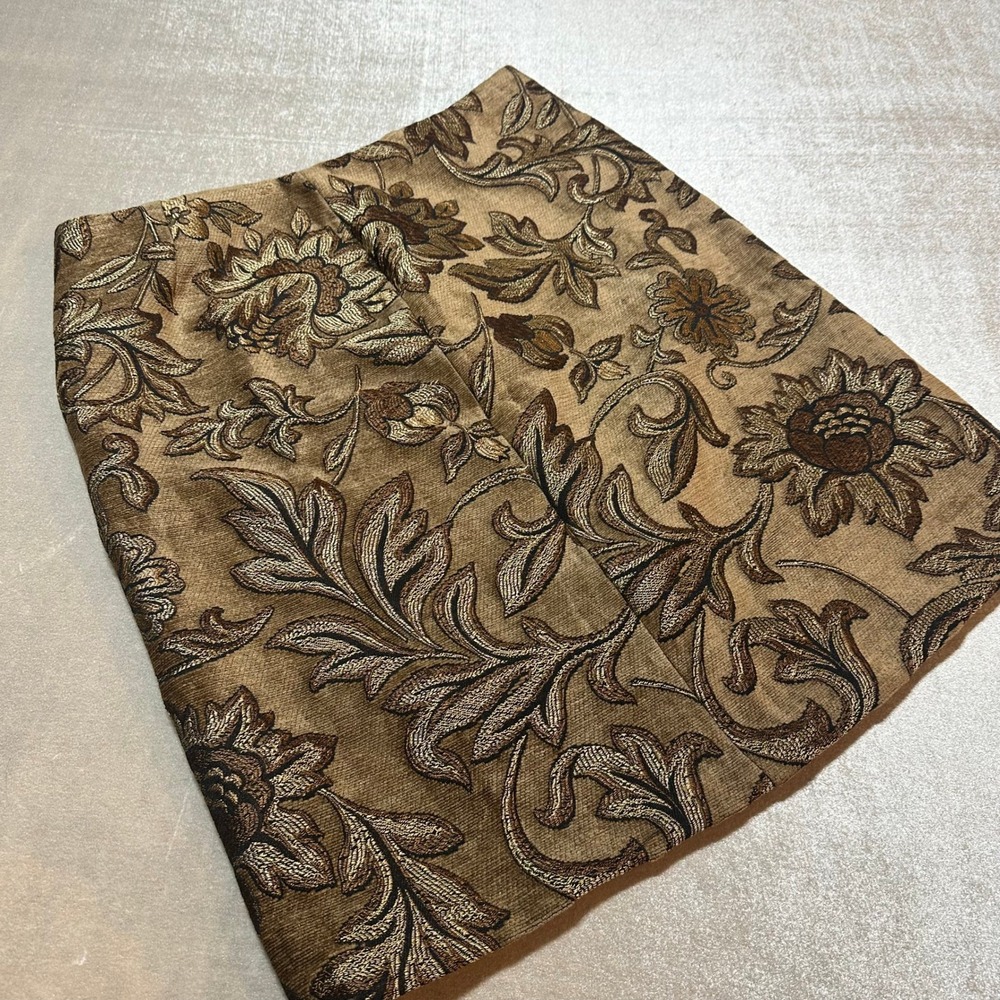 Karen Kane Lifestyle Floral Tapestry Pencil Skirt Size 12 Brown Embroidered